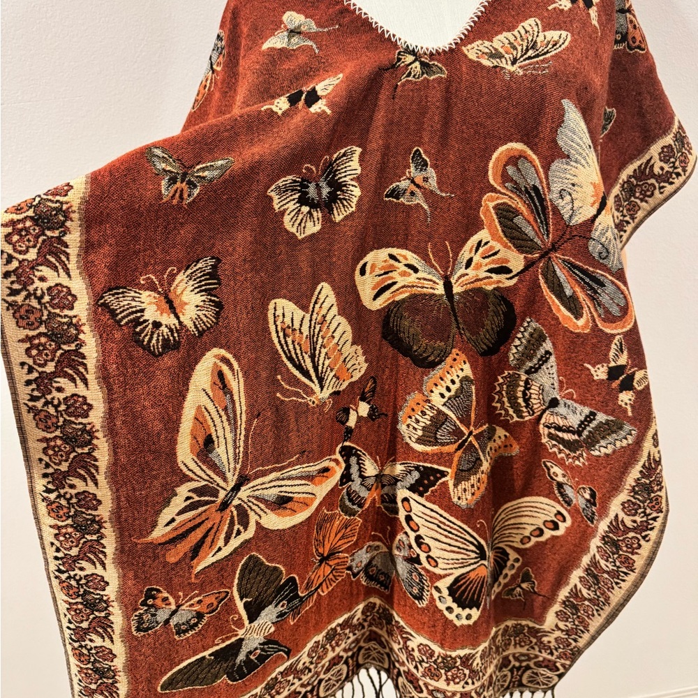 Butterfly Print Poncho - Picture 7 of 12